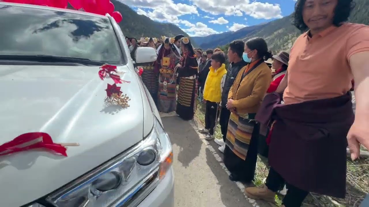 སྡེ་ཚ་བསྟོད་ངག་དབང་རབ་རྟེན་ཚང་གི་བཀྲ་པའི་གཉེན་སྟོན།