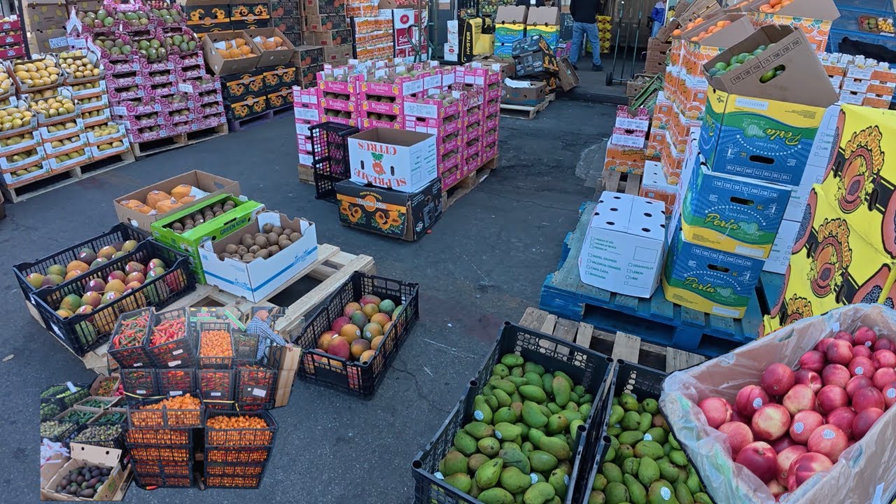Frutas y verduras en el mercado, en calle Central