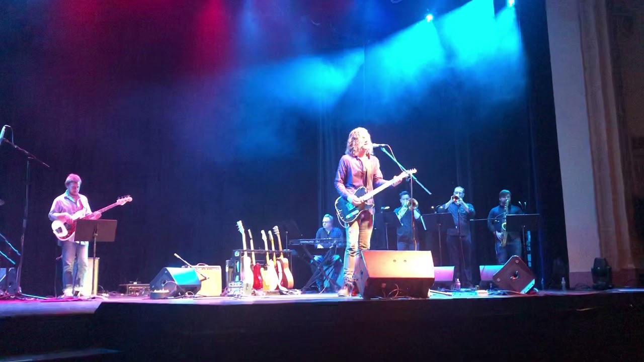 Casey James singing “Be Mine” (with his baby video bombing)! 6-12-21