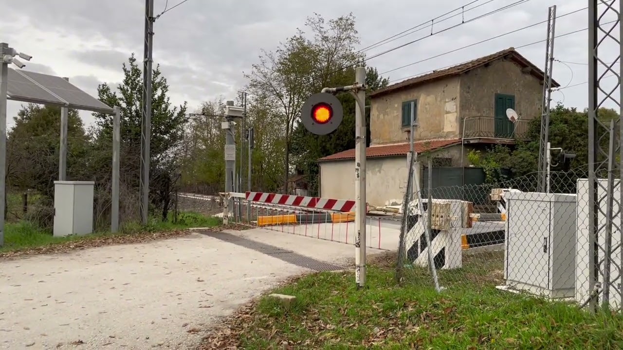 Passaggio a livello di Via Fontanella vicino alla Stazione di Oriolo Romano