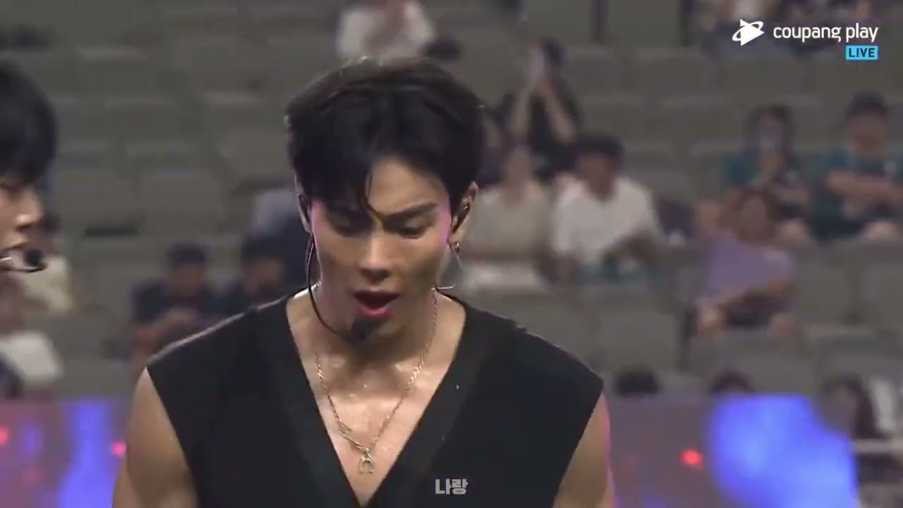 Shownu & Hyungwon 'Wildfire' - Coupang Play Series Seoul