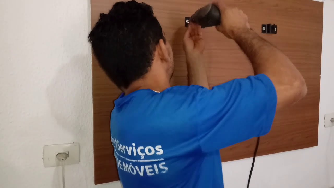 instalando painel de TV na parede como pendurar painel de TV- instalando TV no painel.