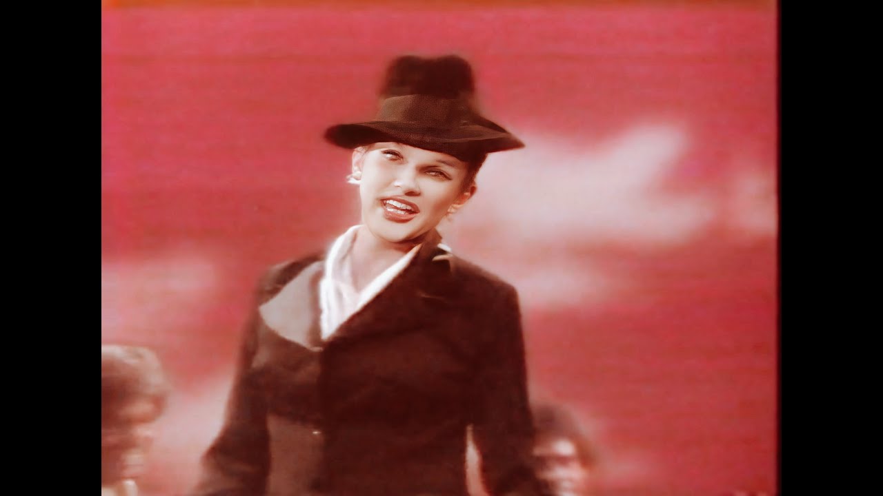 Jim Bailey sings Judy Garland &lsquo;Get Happy&rsquo; People&rsquo;s Choice Awards