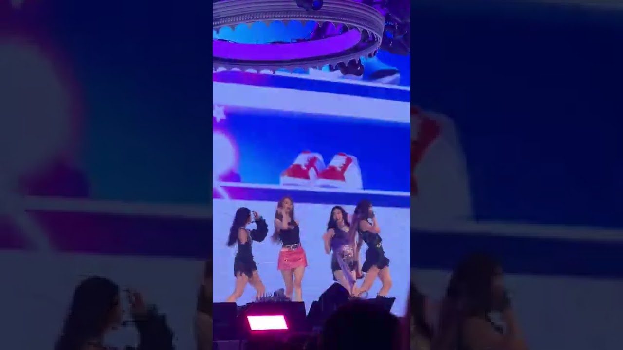 20220807 Itzy Checkmate World Tour Seoul Sneakers (Group Fancam)