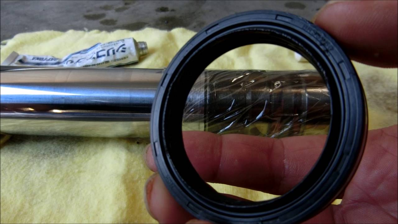 kawasaki KLX250 D-tracker front fork oil seal replacement removal フロントフォーク メンテナンス