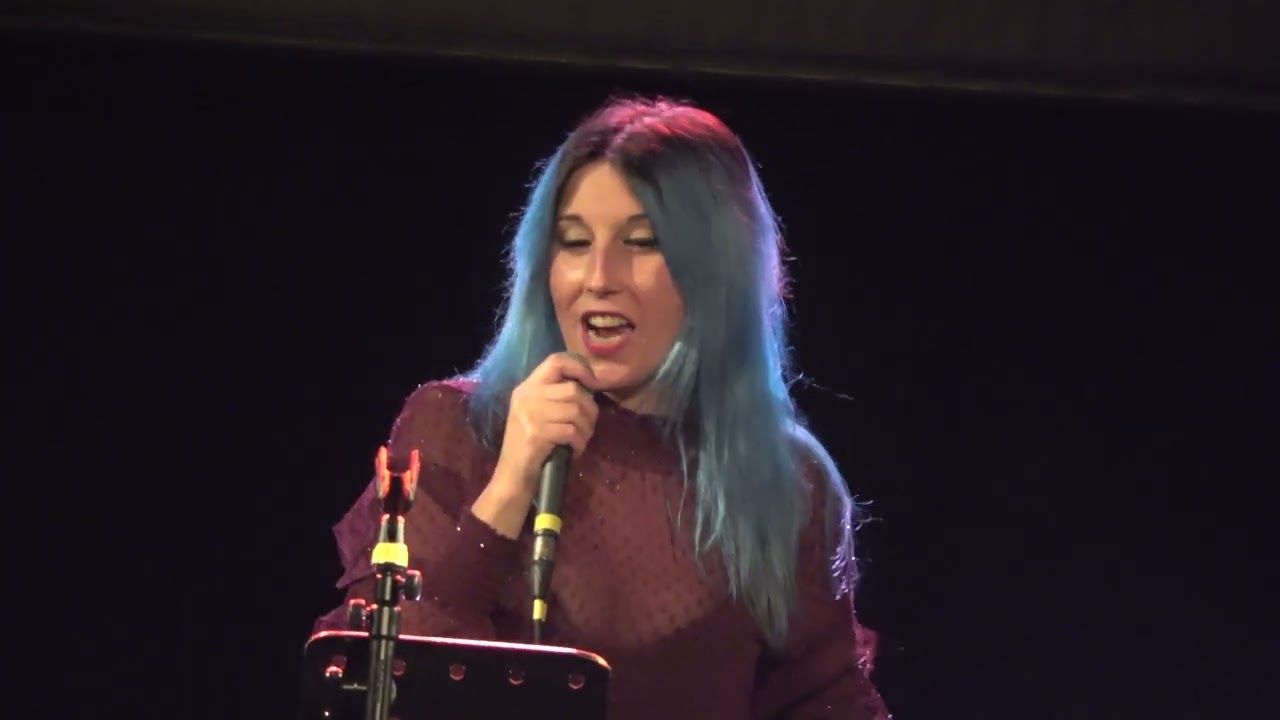 MINA BLUE - SOMEWHERE ONLY WE KNOW de KEANE (DEB FESTIVAL 2021)