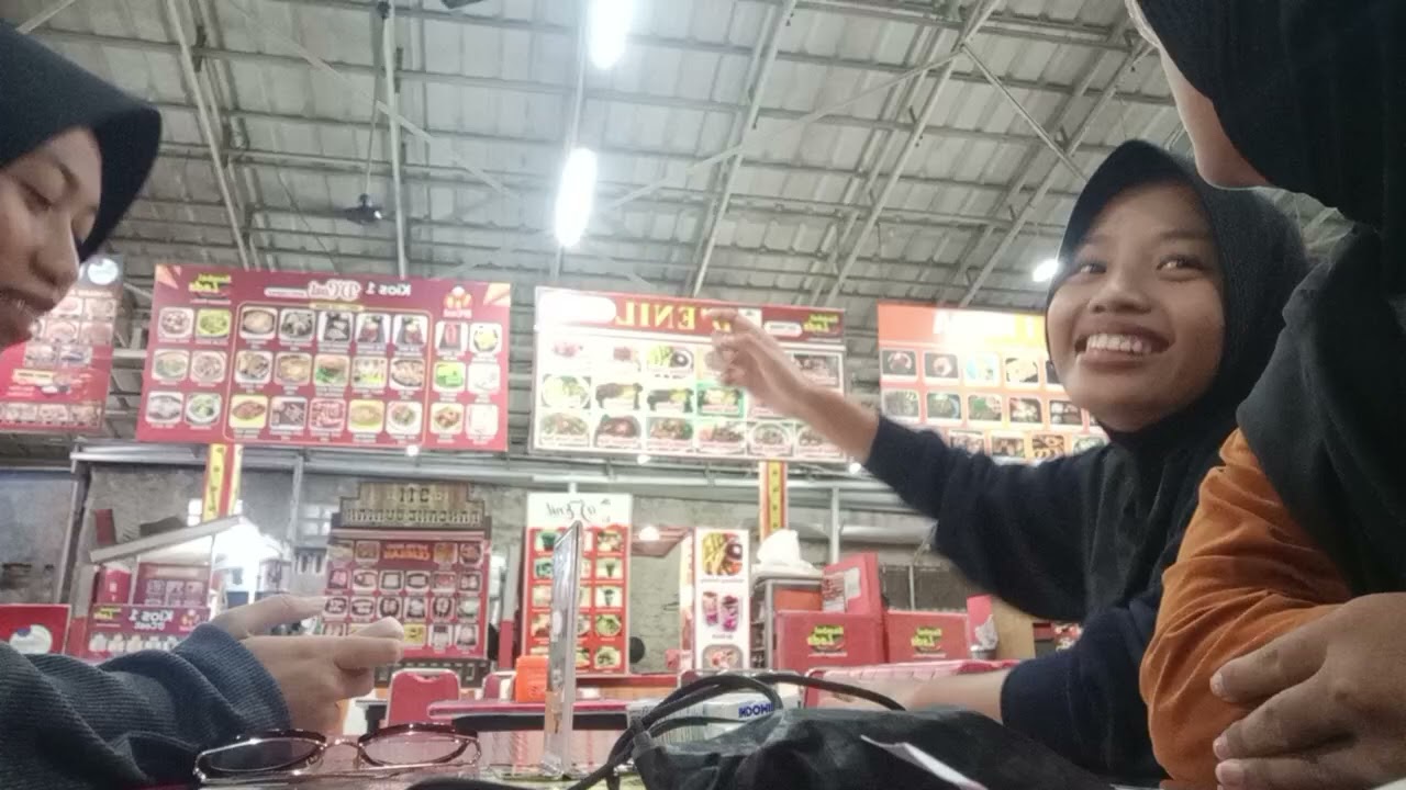Bukber kecil kecil an