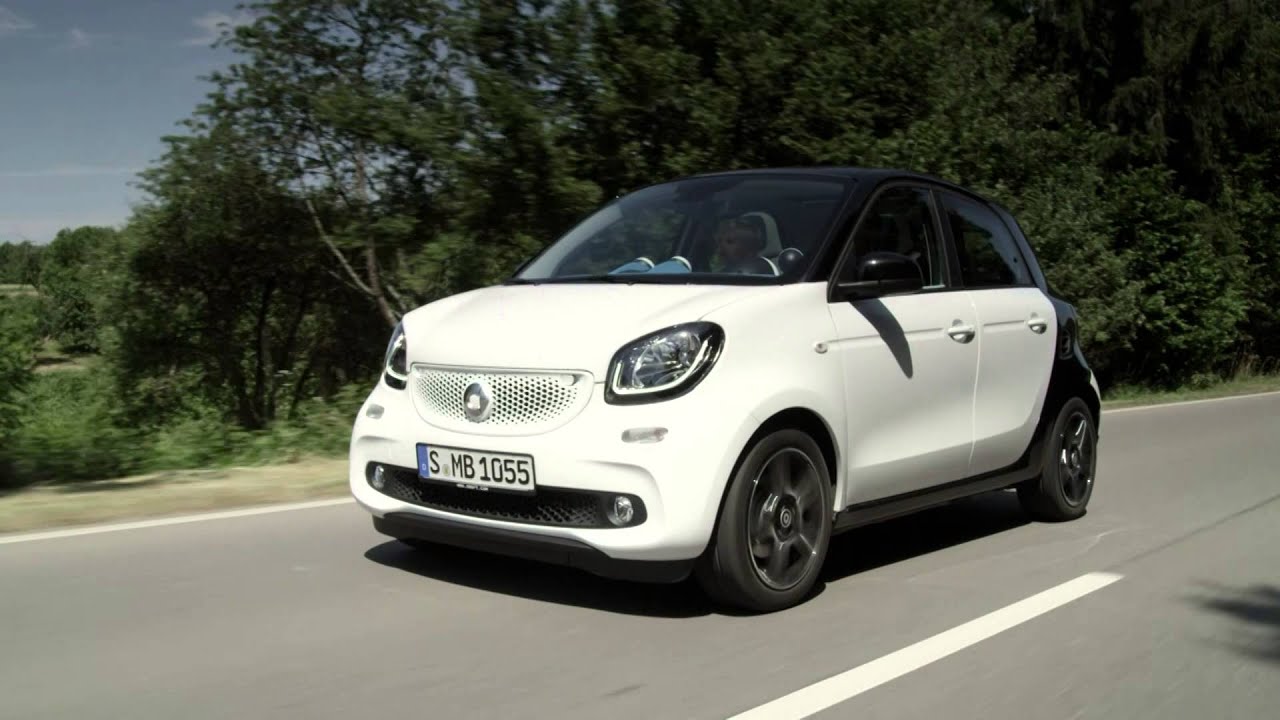 2015 Smart ForFour action & beauty showcased