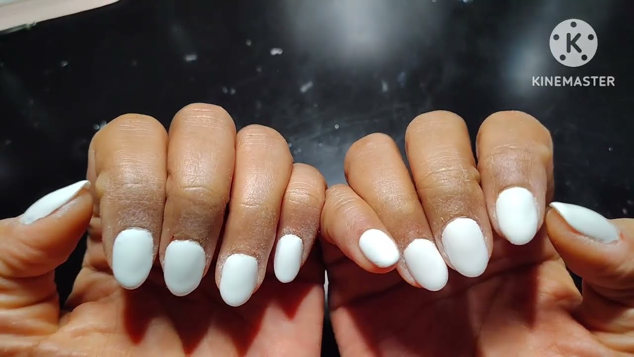 Simple white shorty set 💅🏼🤍 #nails #gel #white