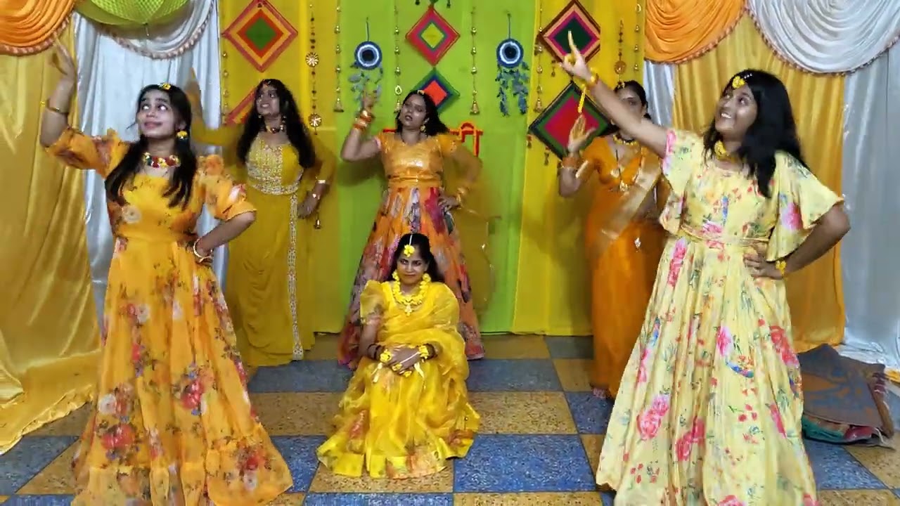 HALDI DANCE WITH FAMILY MEMBERS