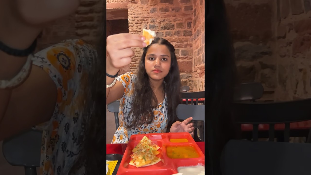 Rs 500 Food Challenge In Red Fort Delhi | Living On Rs 500 For A Day In Red Fort #shorts #ashortaday