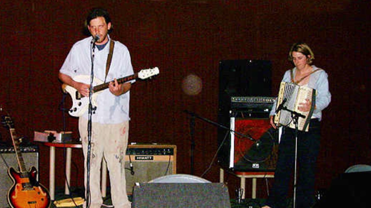 2001-02-04 King's Arms, Auckland, New Zealand - Neutral Milk Hotel (Live)