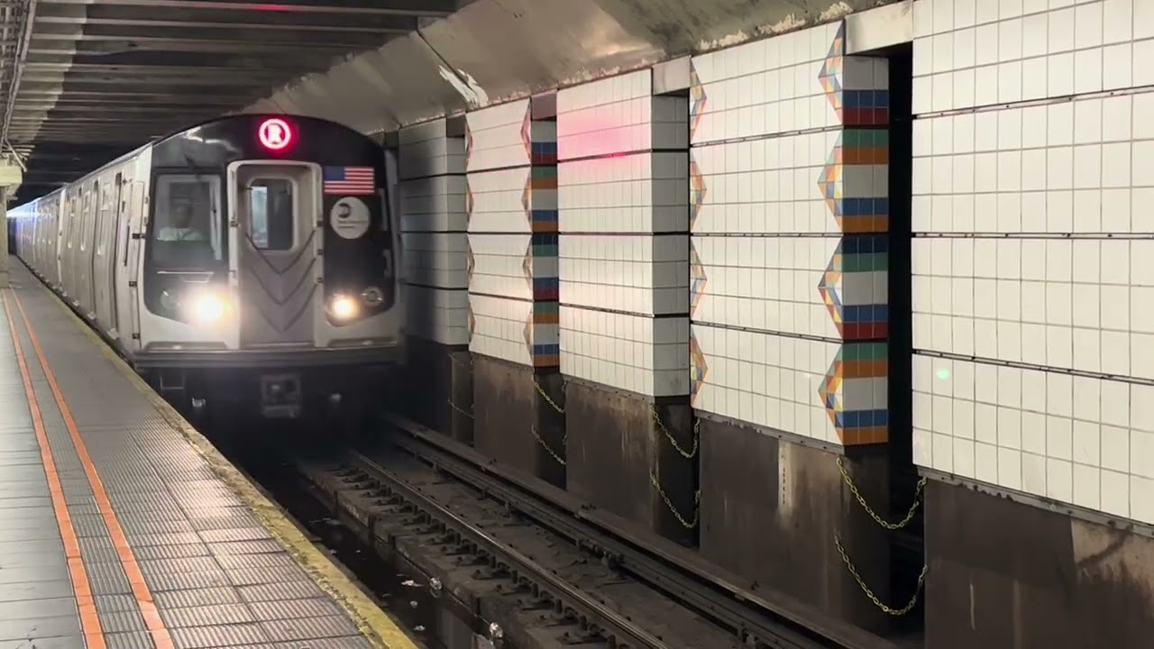 MTA NYC Subway R160 R68 R46 Union Street Late Night Action @Trainman6000