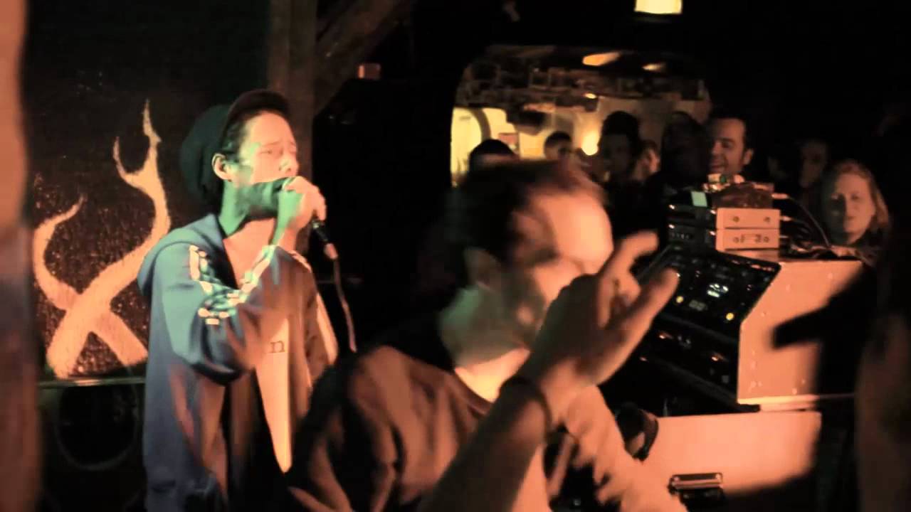 BOUT'40sound system live  DAMIEN C & MC JOH (day break riddim by bout'40)