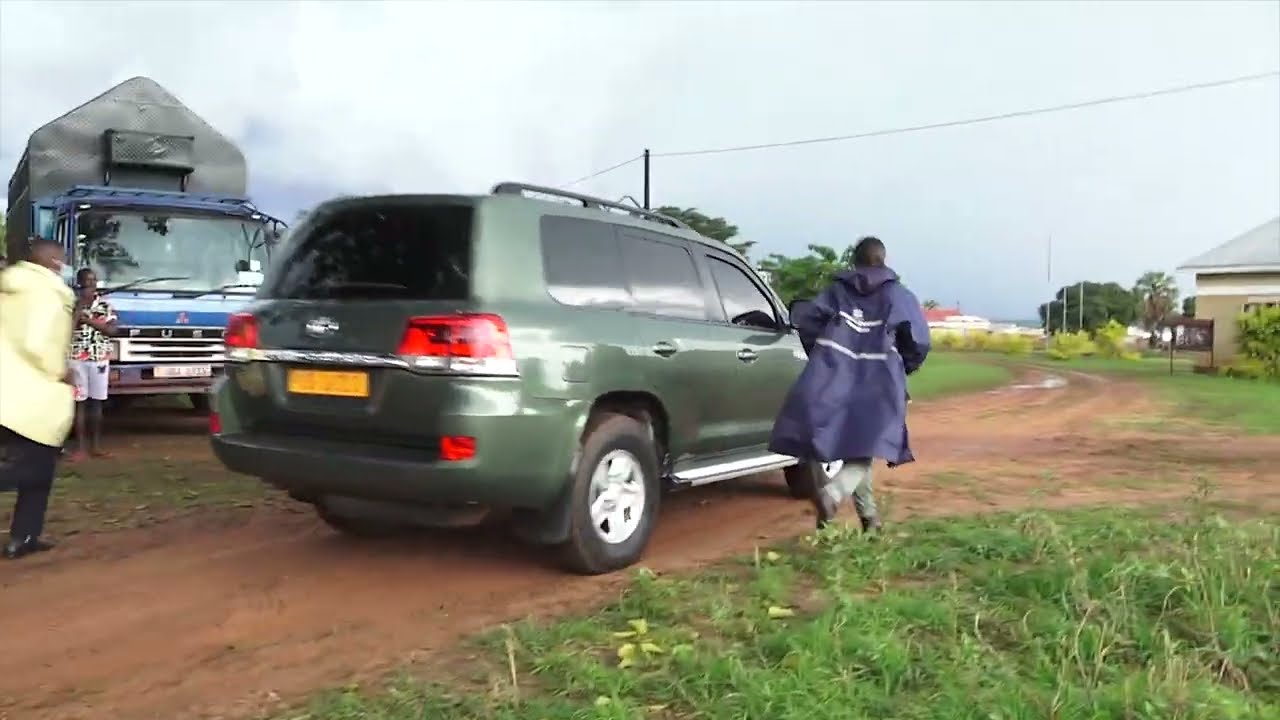 YIINO CONVOY YA MUHOOZI EYEWUNYISIZA ABACHOLI