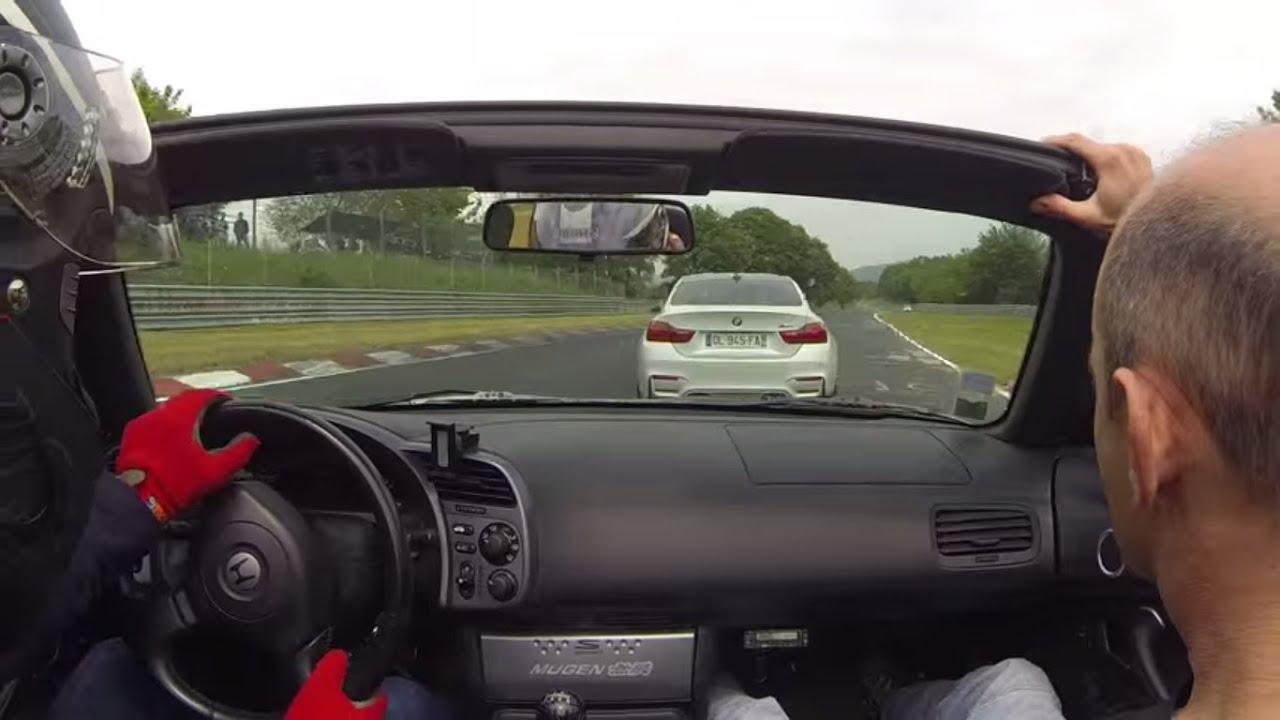 Honda S2000 vs BMW M4 Nurburgring Nordschleife 24.05.2015 BTG 8min30
