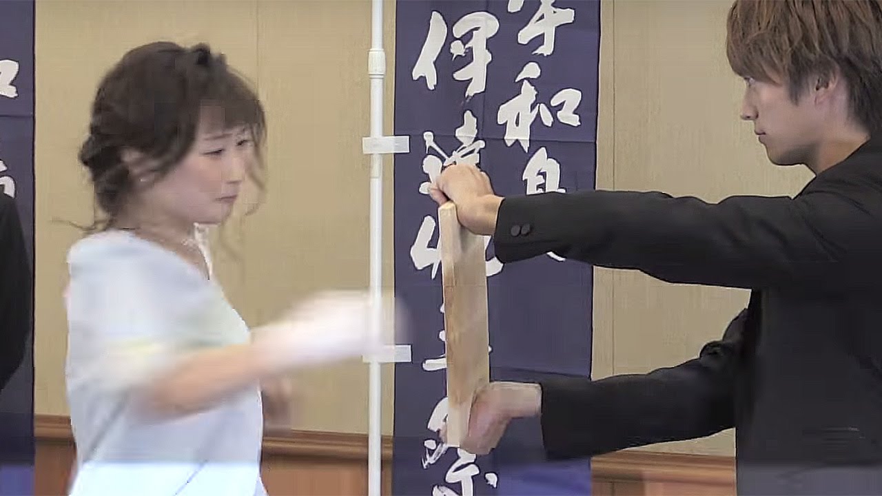 武田梨奈、クランクイン記念で“板割り”披露！映画「海すずめ」製作発表会見2　#Rina Takeda　#event