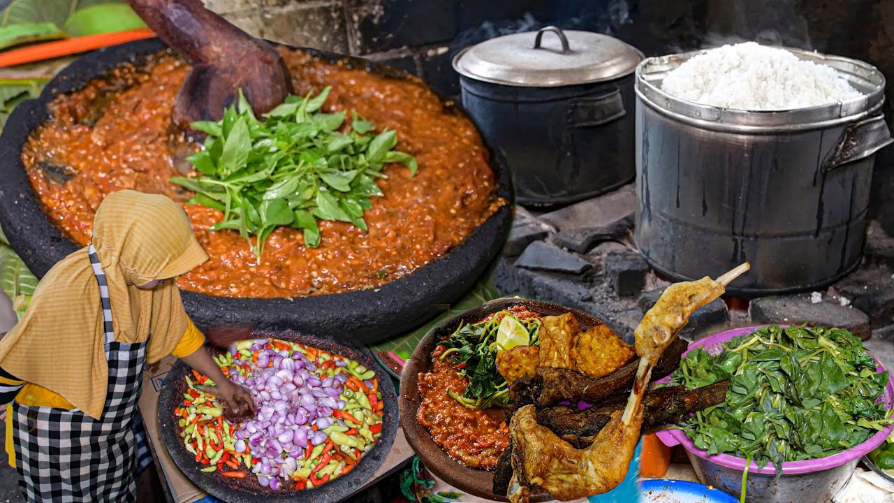 WARUNG TRADISIONAL PINGGIR SUNGAI BENGAWAN SOLO!! TERKENAL SAMBEL NYA PALING ENAK NGASIH CABE AWURAN