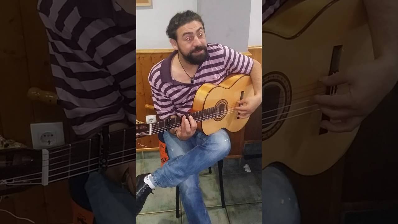 Gitano de Tarragona tocando la guitarra por Tomatito (Jose el zurdo)