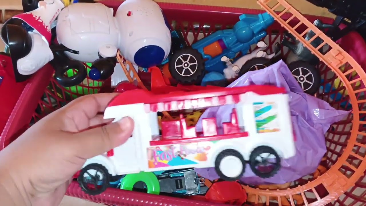 Bongkar mainan yuk teman teman #fypシ #mainanbergerak #unboxing #toys 