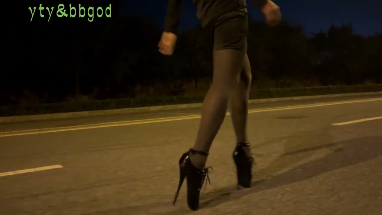 Balletboots in the night