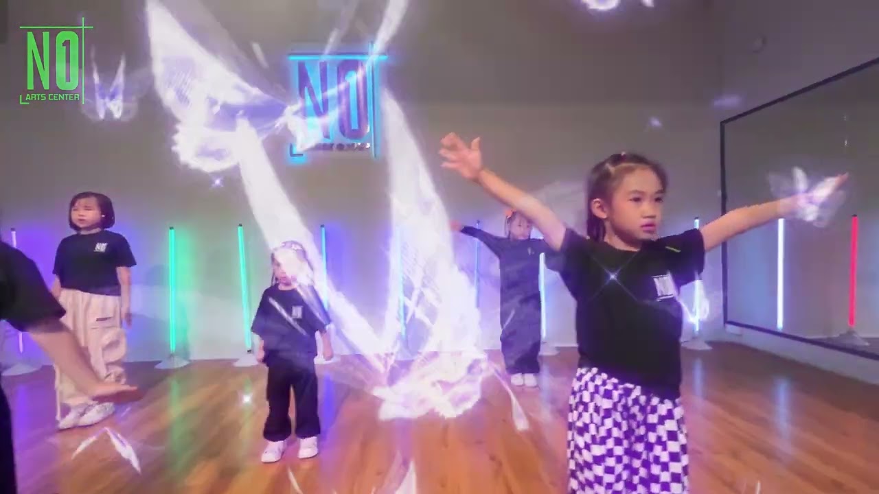 LONELY | NO.1 ARTS CENTER | KIDS 3
