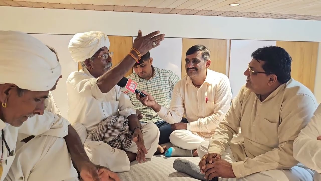 बुजुर्गों के साथ हथाई । किये अपने अनुभव साझा और मजाकिया अंदाज में रोचक बातें...