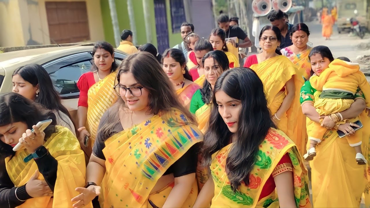 বিয়ে বাড়ির ড্যান্স ভিডিও সবাই হলুদ শাড়ি পড়ে একসাথে নাচ করতেছেন | ফাগুনেরও মোহনায় নিউ ধামাকা