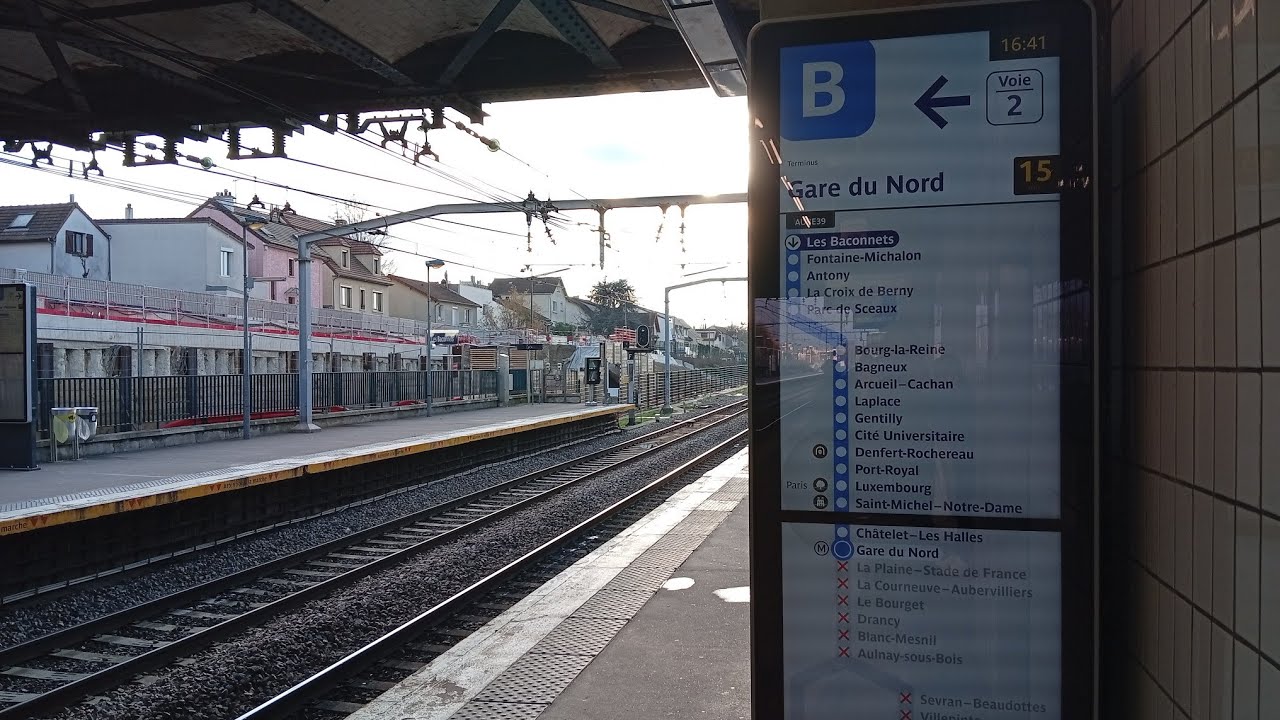 Paris, France 🇨🇵🇨🇵 Airport ✈️ Train 🚆 Vlog in HD VIDEO 📷📷📸📸