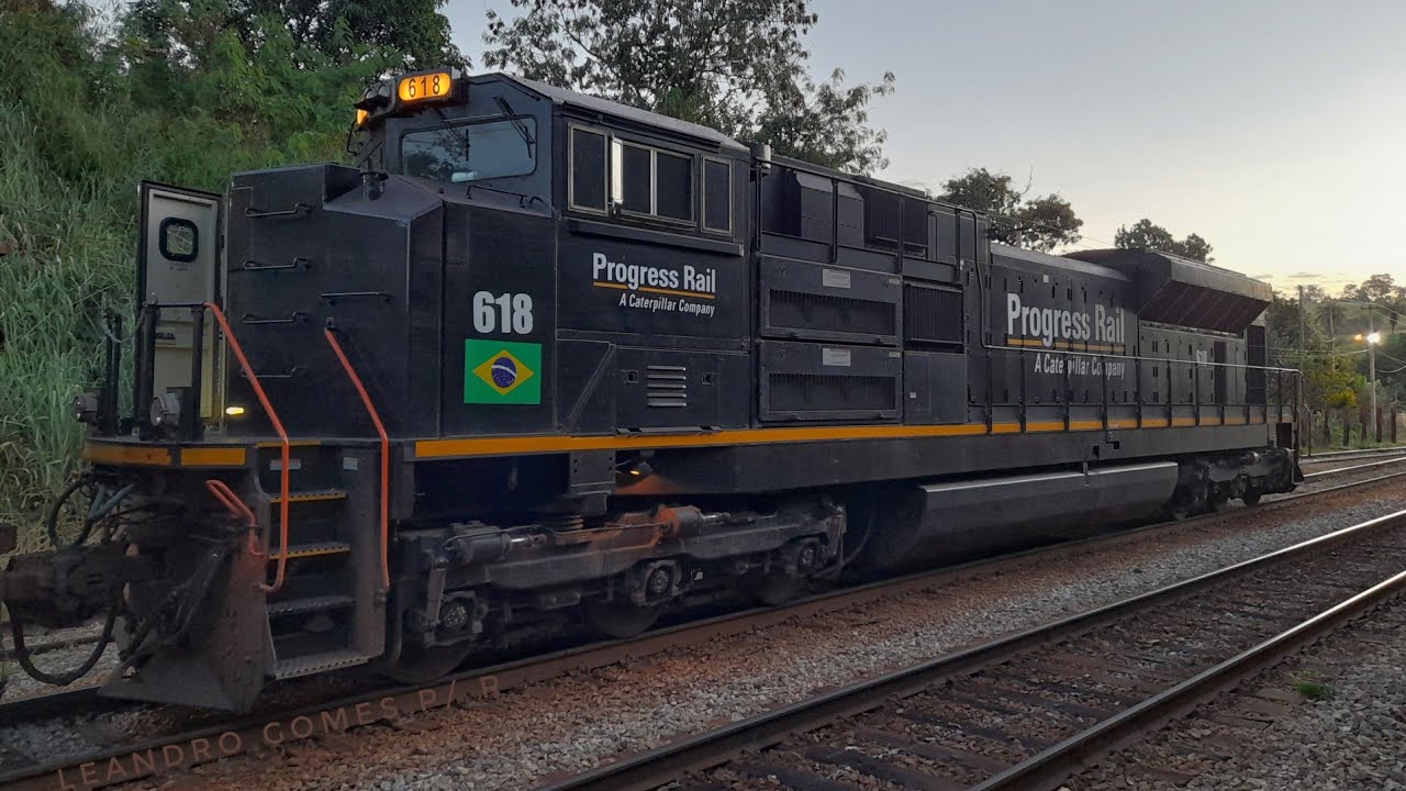 Partida do motor da SD 80 e manobras da SD 70 618