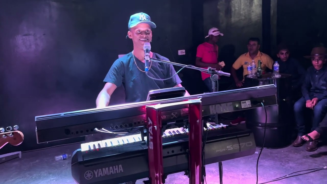 Show do Rodrigo Silva no salão do iury na Bahia#forró #xote #bahia