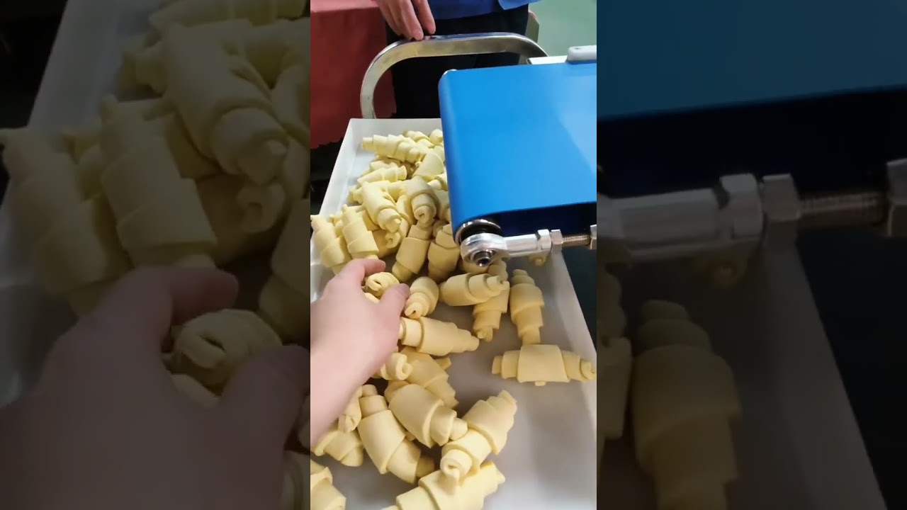 #croissant #BakeryEquipment  Small Croissant Production Line