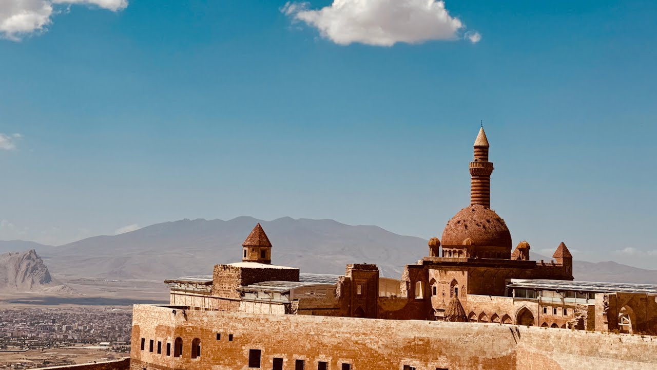 DOĞUBAYAZIT: Ishak Pasha Palace / İshak Paşa Sarayı