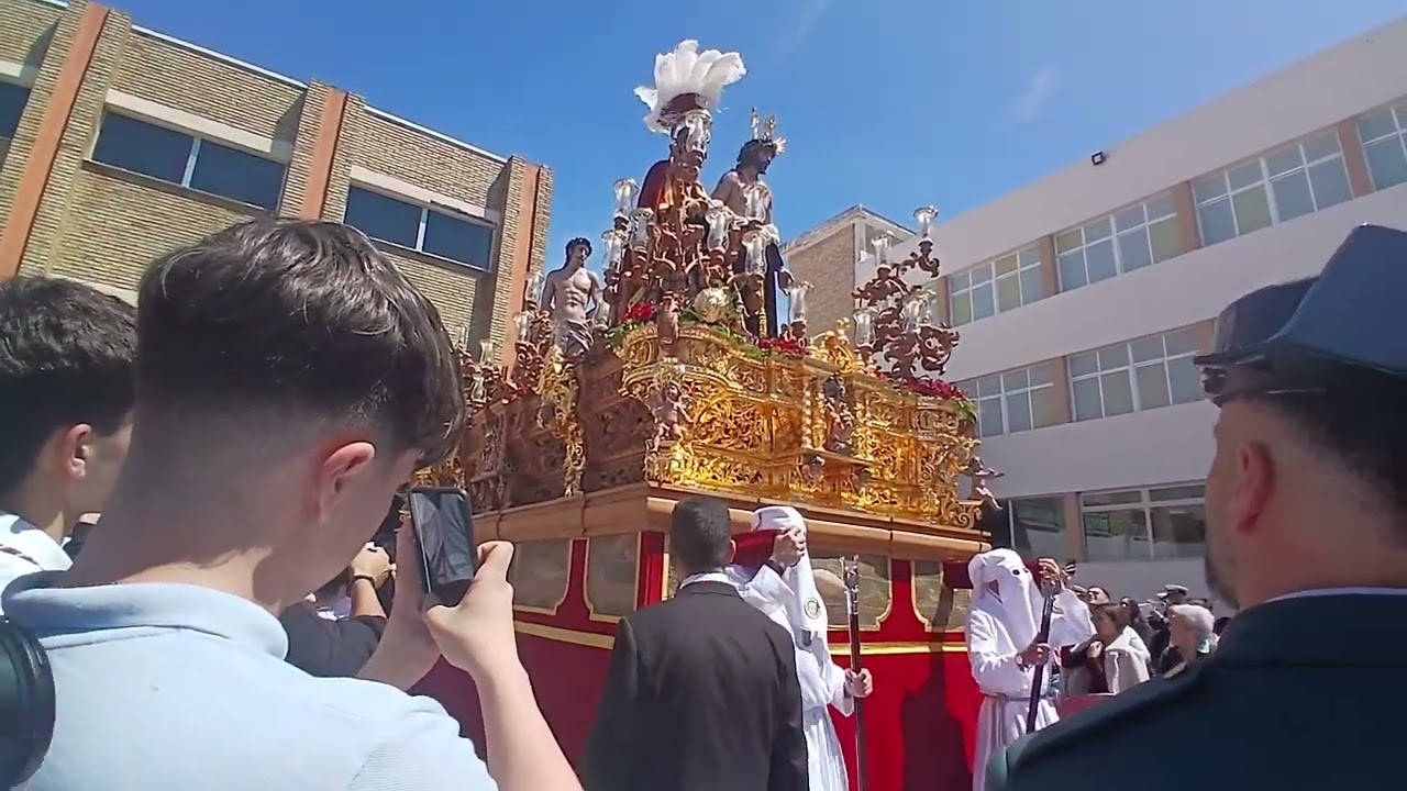 Salida hermandad Jesús despojado de sus vestiduras cádiz 2025