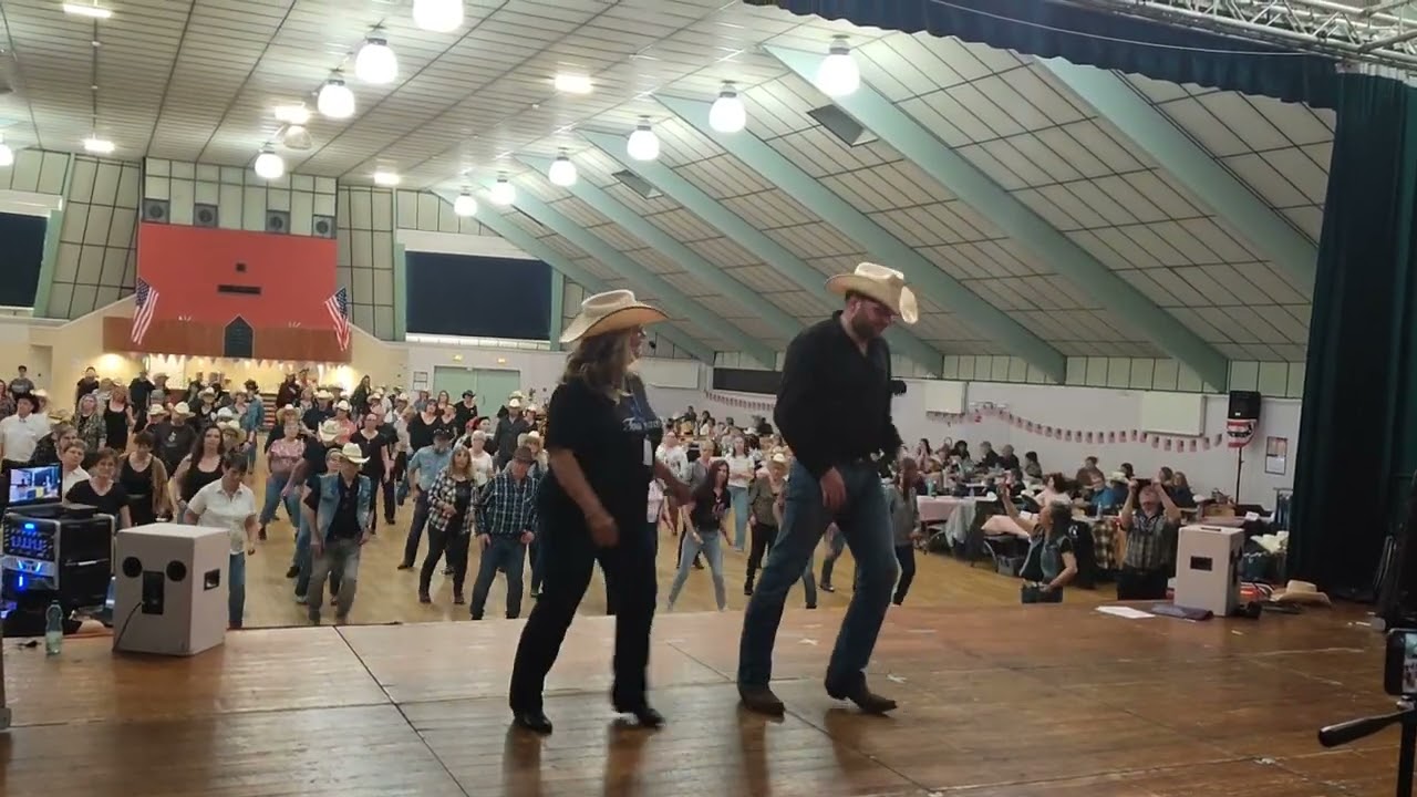 RUNAWAY COWBOY line dance Chrystel Durand (Fr) & Vince Julien (Fr)