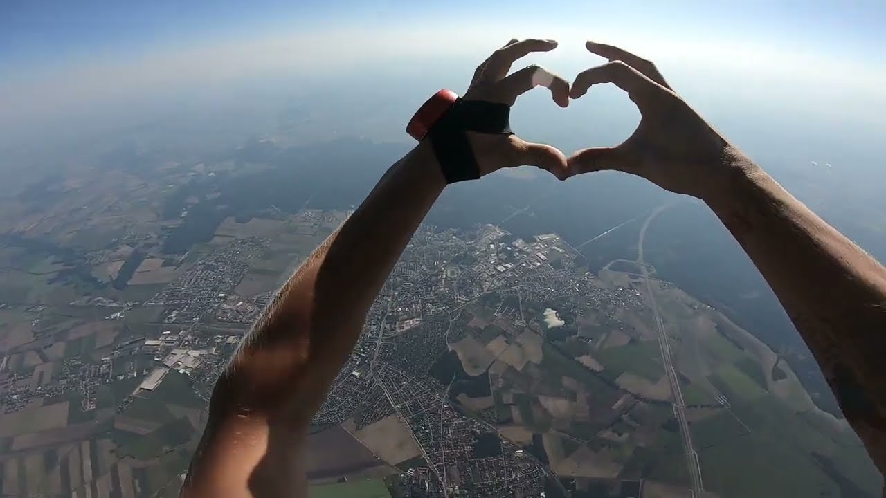 W odwiedzinach w SKYDIVE Leszno | Poranny skok z 4000m