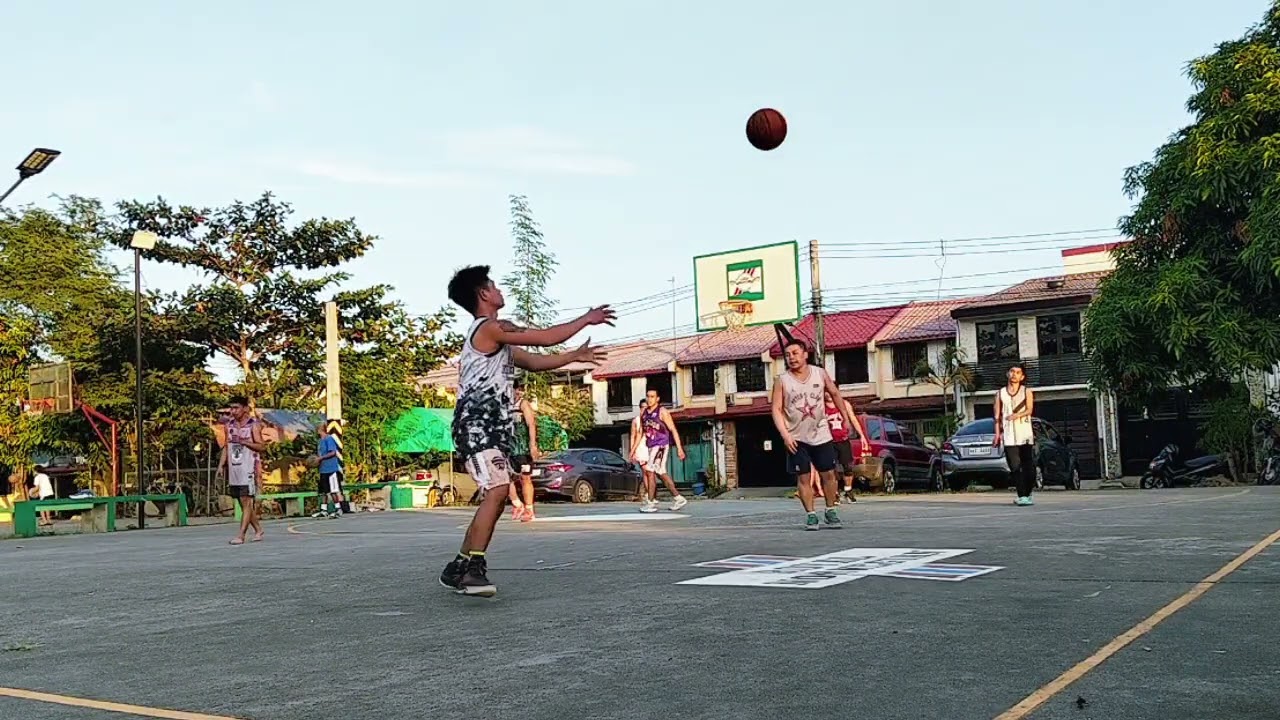 Basketball na may konting gulo