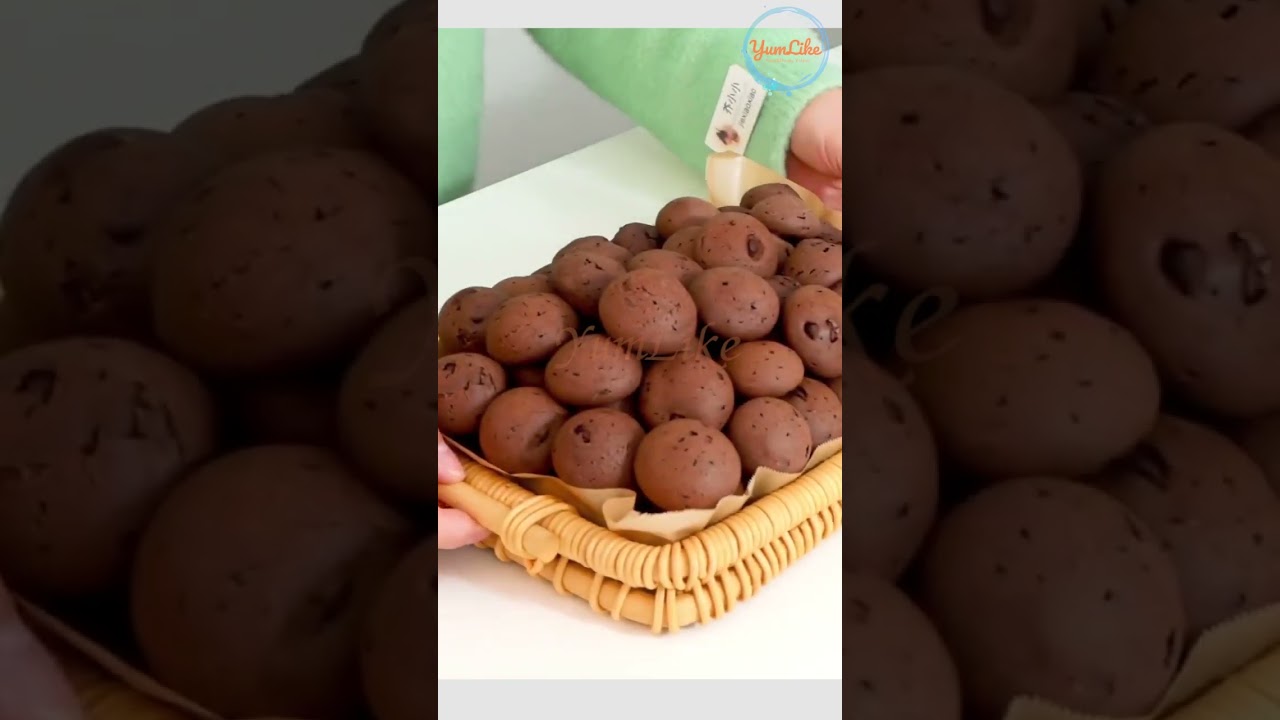 [YumLike213] Chocolate Mochi Bun & Strawberry Tiramisu