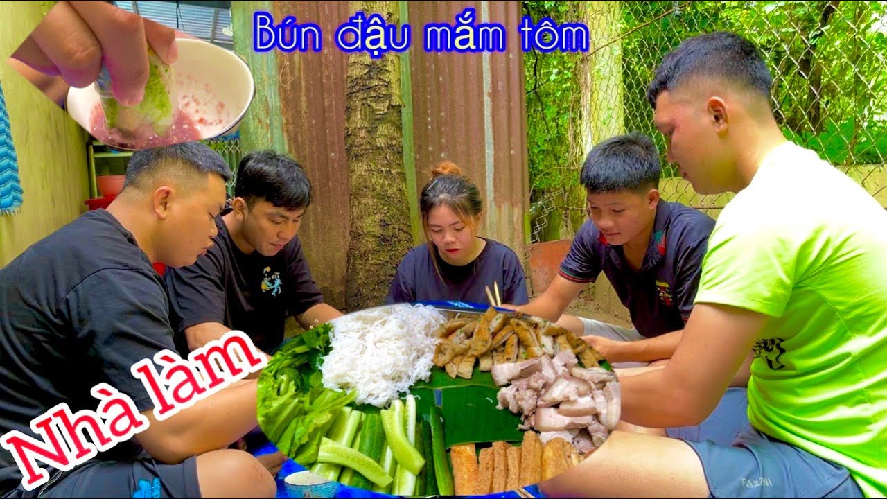 Giản C&aacute;ch X&atilde; Hội Kh&ocirc;ng Ai B&aacute;n B&uacute;n Đậu Mắm T&ocirc;m Th&igrave; M&igrave;nh Tự L&agrave;m