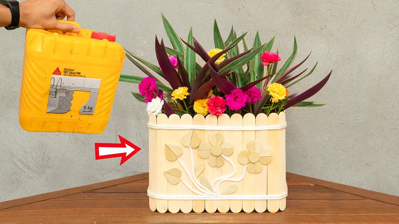 How To Make a Special Flower Pots To Decorate The Desk | Ideas to recycle plastic bottles
