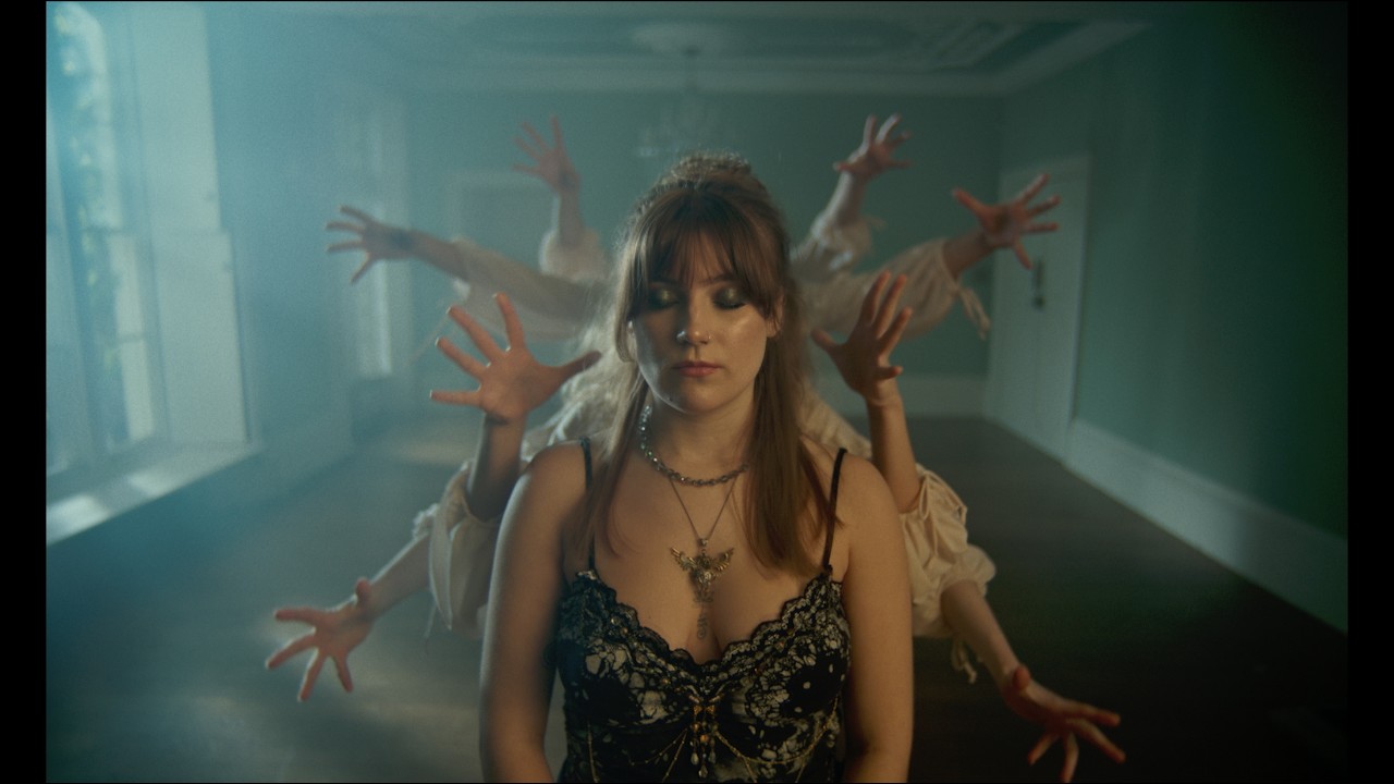 Mookie - Murmuring (Official Video)