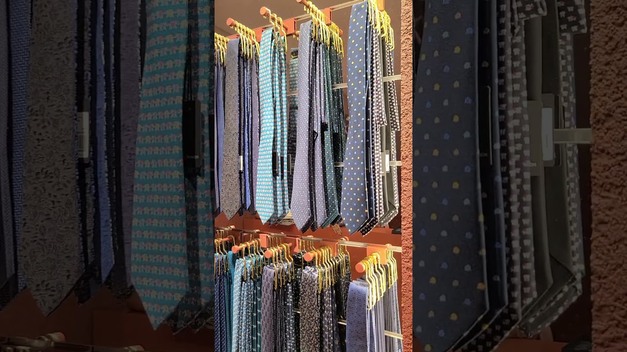 Jim Thompson -- beautiful Thai silk in a gorgeous store (7.2024)