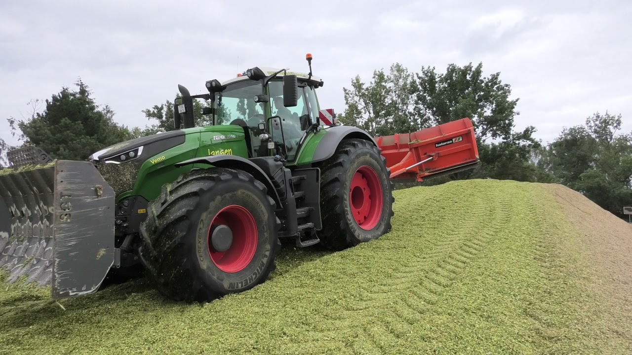 MAIS HAKSELEN 2021 MAISKUIL AANRIJDEN MET EEN FENDT 1050 FENDT 936