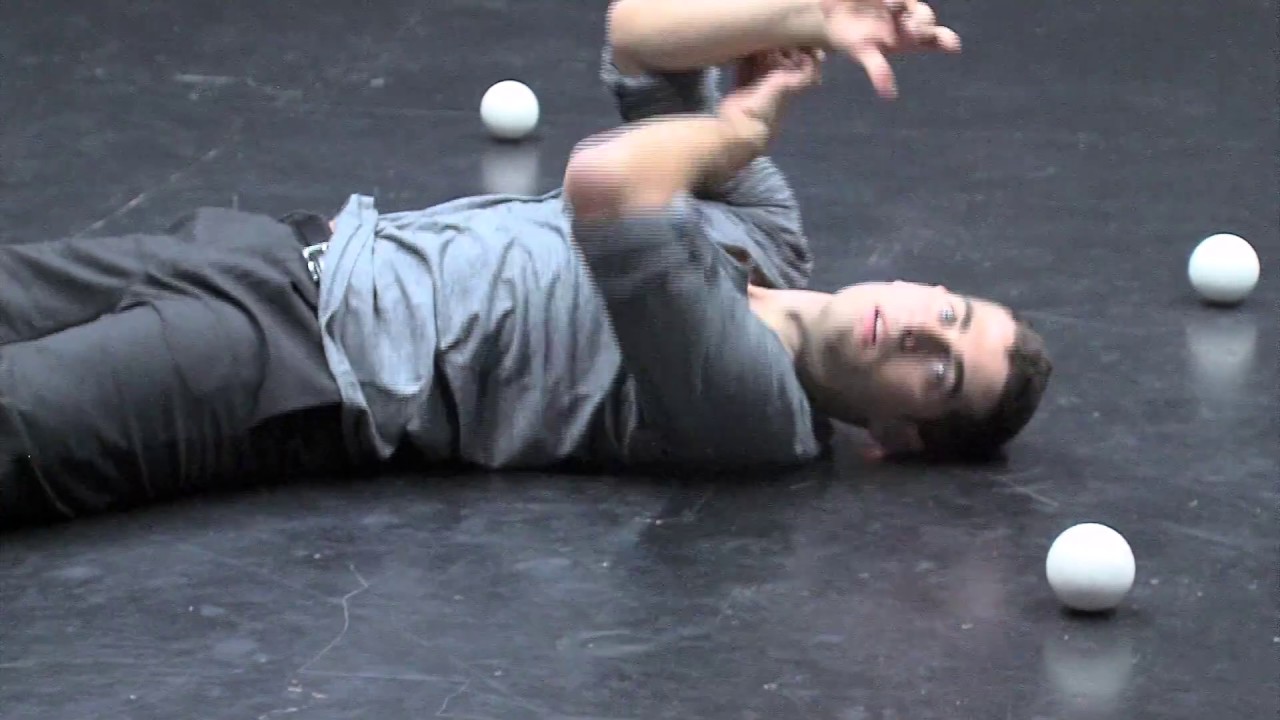 Dance & Juggling Act - Sergio Pla
