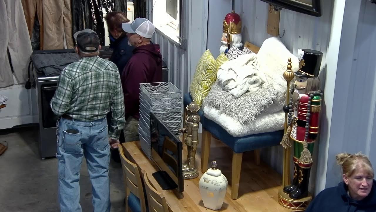 Todays Auction Watch us Live