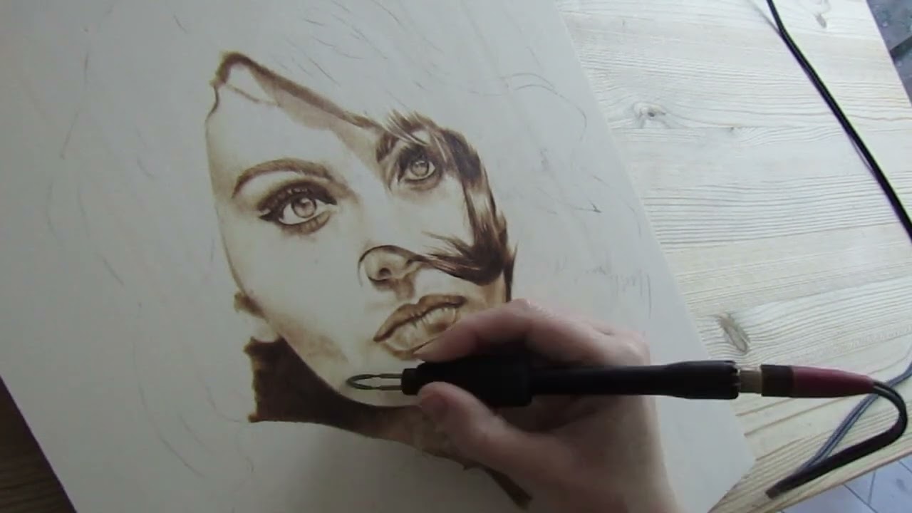 Ritratto di Sophia Loren - pirografia su legno