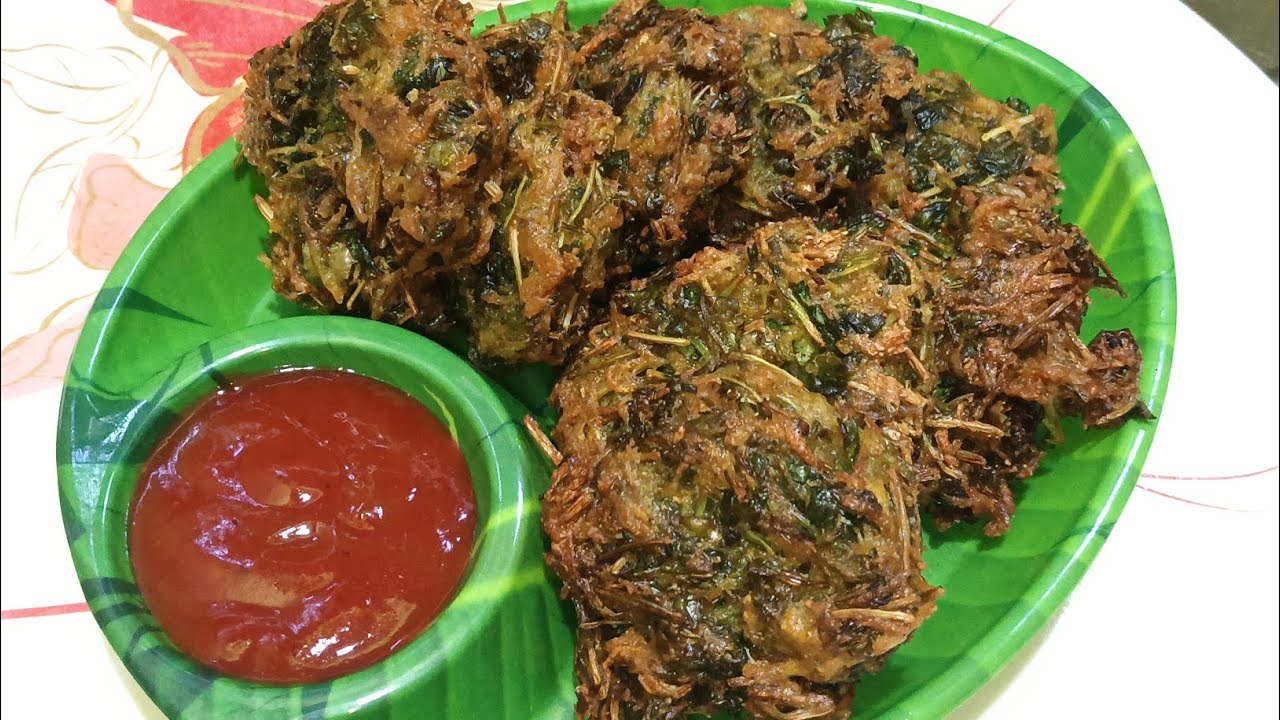 বাড়িতে কাঁচা আলু আর ধনেপাতা থাকলে এত সুন্দর নিরামিষ পকোড়া রেডি হয়ে যাবে#recipe#cooking#pakoray