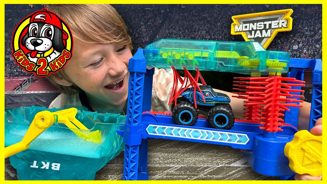 Our Favorite Monster Jam Freestyle Show Toy Trucks COMPILATION (World Finals HIGHLIGHTS)