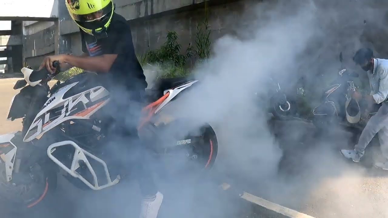 How to do a Burnout on a motorcycle |Tutorial video| #burnout #tutorial #ktm #youtube