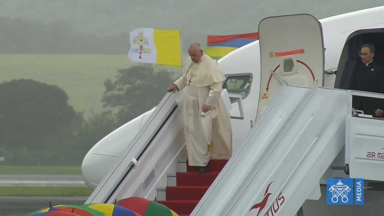 Arrival of Pope Francis in Mauritius 9 September 2019 HD